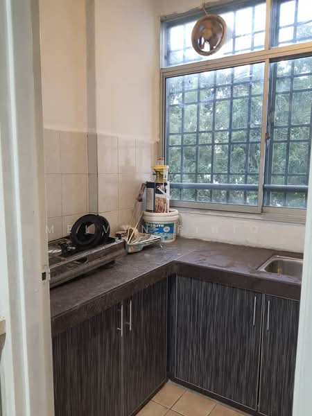 Kondominium untuk Dijual di Changkat View - Melvyn Pinto - Kitchen - PropertyGuru.com.my