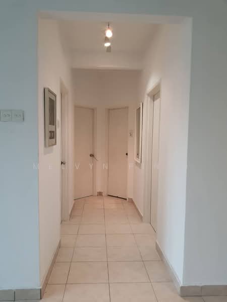 Kondominium untuk Dijual di Changkat View - Melvyn Pinto - Corridor - PropertyGuru.com.my