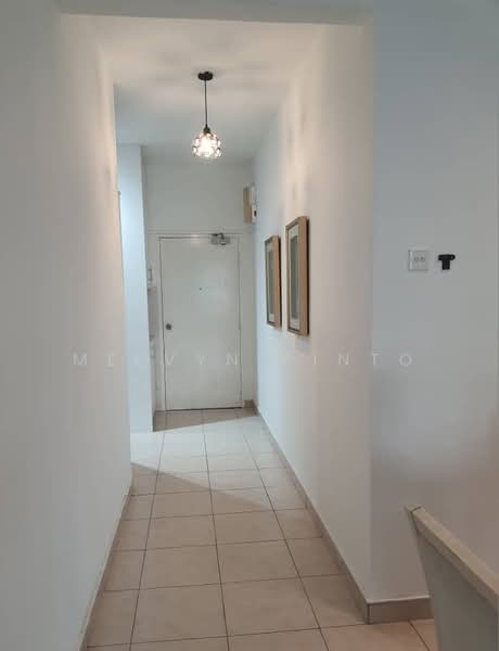 Kondominium untuk Dijual di Changkat View - Melvyn Pinto - Corridor - PropertyGuru.com.my