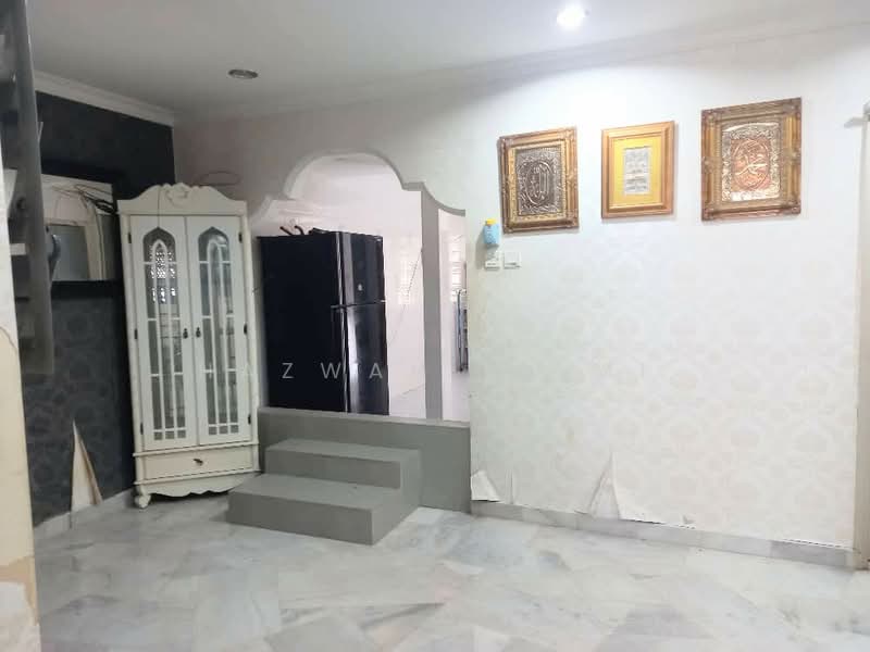 Rumah Teres 2 Tingkat untuk Dijual di Taman Kajang Utama (Kajang) - Hazwan Hilmi - Living Room - PropertyGuru.com.my
