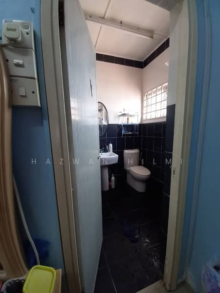 Rumah Teres 2 Tingkat untuk Dijual di Taman Kajang Utama (Kajang) - Hazwan Hilmi - Bathroom - PropertyGuru.com.my