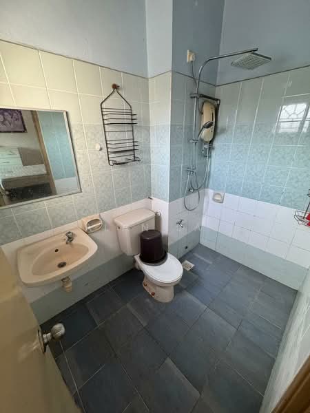 Rumah Teres untuk Dijual di Putra Heights (Subang Jaya) - Alan Lai - Bathroom - PropertyGuru.com.my