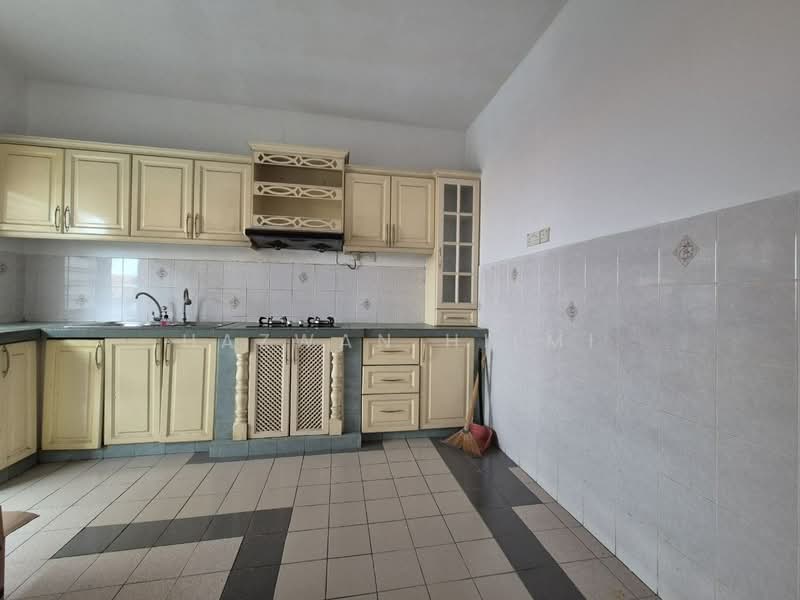 Rumah Teres 2 Tingkat untuk Dijual di Taman Bukit Mewah (Kajang) - Hazwan Hilmi - Kitchen - PropertyGuru.com.my