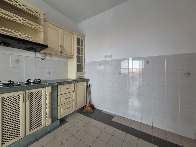 Rumah Teres 2 Tingkat untuk Dijual di Taman Bukit Mewah (Kajang) - Hazwan Hilmi - Kitchen - PropertyGuru.com.my
