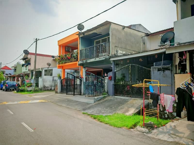 Rumah Teres 2 Tingkat untuk Dijual di Taman Koperasi Cuepacs (Cheras) - Azli Ibrahim - Exterior - PropertyGuru.com.my