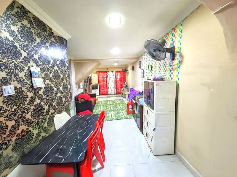 Rumah Teres 2 Tingkat untuk Dijual di Taman Koperasi Cuepacs (Cheras) - Azli Ibrahim - Living Room - PropertyGuru.com.my