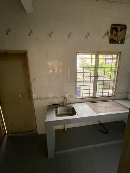 Rumah Teres 2 Tingkat untuk Dijual di Taman Wangsa Permai (Kepong) - Kim Meng Lew - Kitchen - PropertyGuru.com.my
