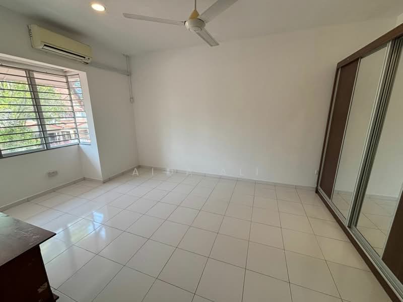 Rumah Teres 2 Tingkat untuk Disewa di Setia Alam (Selangor) - Aida Ali - Bedroom - PropertyGuru.com.my