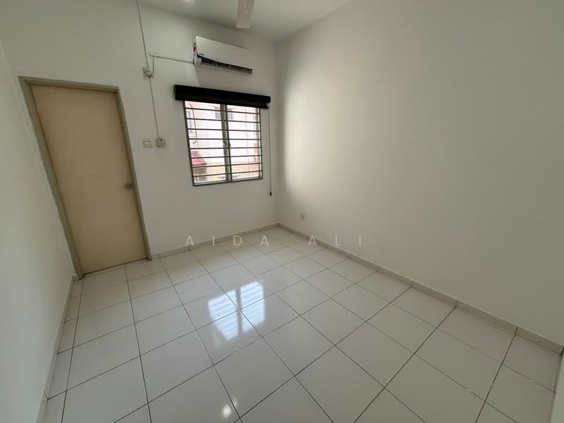 Rumah Teres 2 Tingkat untuk Disewa di Setia Alam (Selangor) - Aida Ali - Interior - PropertyGuru.com.my