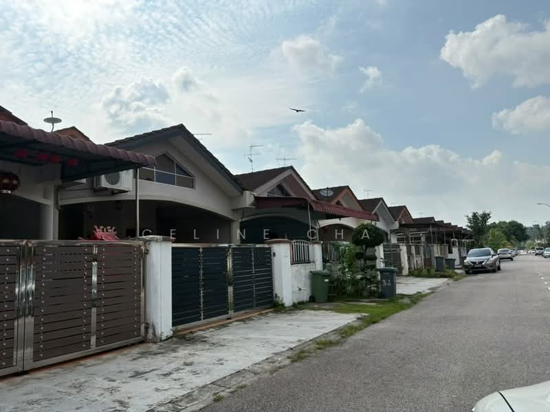 Rumah Teres 1 Tingkat untuk Dijual di Taman Bestari Indah (Ulu Tiram) - Celine Chai - Exterior - PropertyGuru.com.my