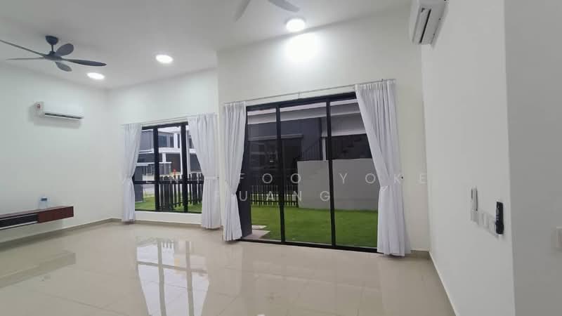 Rumah Kluster untuk Dijual di Eco Ardence (Setia Alam) - Veni Foo Yoke Fuang - Living Room - PropertyGuru.com.my