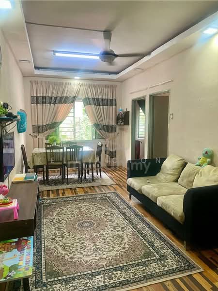 Pangsapuri untuk Dijual di Sri Dahlia - Kelly Chong - Living Room - PropertyGuru.com.my