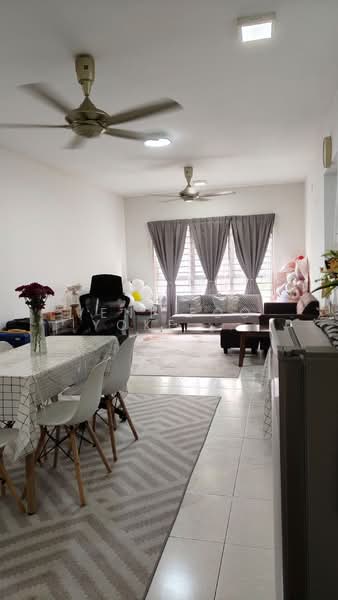 Apartment for Sale at Pangsapuri Seri Mutiara - Veni Foo Yoke Fuang - Living Room - PropertyGuru.com.my