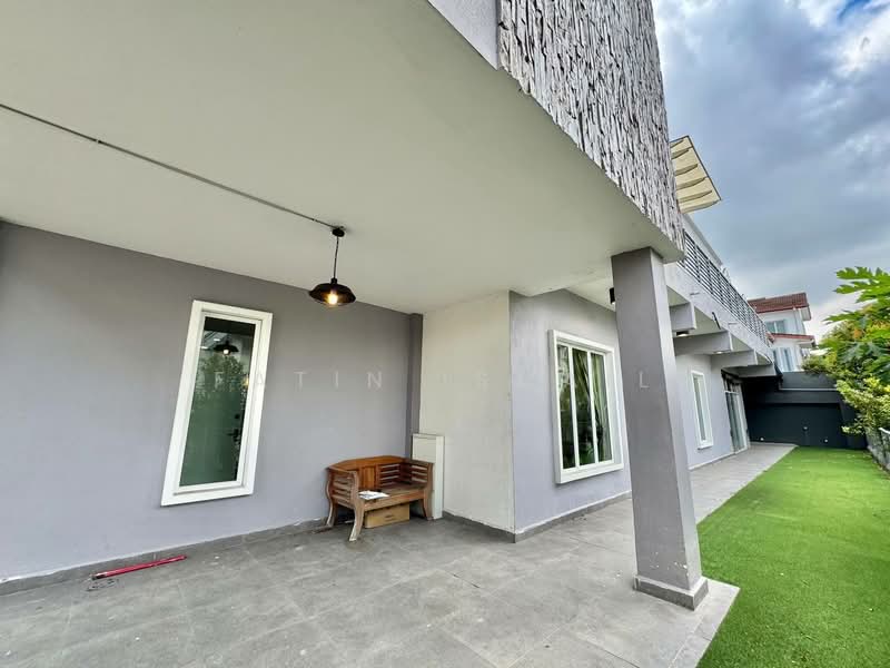 Rumah Berkembar untuk Dijual di Seksyen 13 (Shah Alam) - Fatin Ismail - Exterior - PropertyGuru.com.my