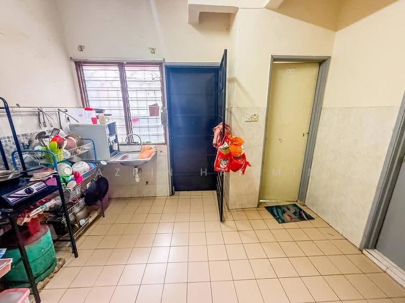 2-storey Terraced House for Sale in Puncak Alam (Selangor) - Nazrin Hakimin - Kitchen - PropertyGuru.com.my