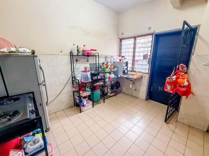 2-storey Terraced House for Sale in Puncak Alam (Selangor) - Nazrin Hakimin - Kitchen - PropertyGuru.com.my