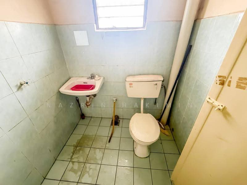 2-storey Terraced House for Sale in Puncak Alam (Selangor) - Nazrin Hakimin - Bathroom - PropertyGuru.com.my