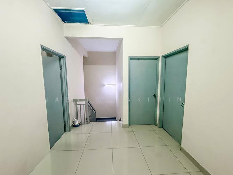 2-storey Terraced House for Sale in Puncak Alam (Selangor) - Nazrin Hakimin - Corridor - PropertyGuru.com.my