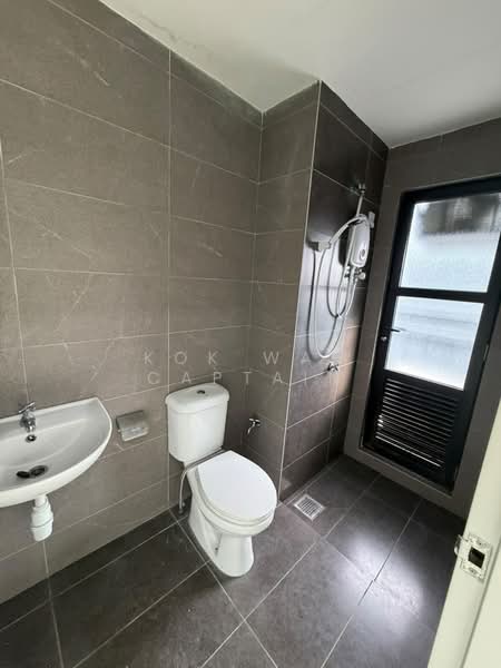 Servis Apartment untuk Disewa di Majestic Maxim - Kok Wah Captain - Bathroom - PropertyGuru.com.my