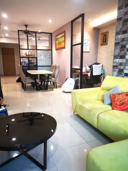 Servis Apartment untuk Dijual di Pearl Suria - Eddy Lee - Living Room - PropertyGuru.com.my