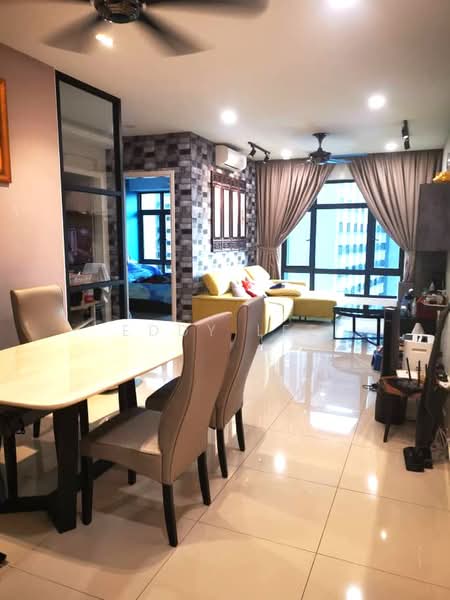 Servis Apartment untuk Dijual di Pearl Suria - Eddy Lee - Living Room - PropertyGuru.com.my