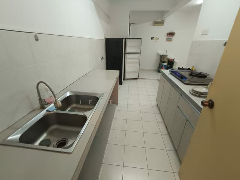 Condominium for Rent at Putra Villa - Jeff Ooi - Kitchen - PropertyGuru.com.my