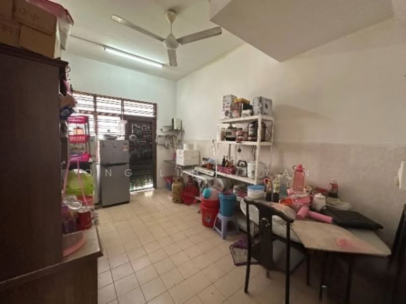Rumah Teres 2 Tingkat untuk Dijual di Bandar Putra (Kulai) - Ong Lih Shyan - Kitchen - PropertyGuru.com.my