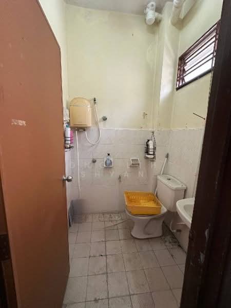 Rumah Teres 2 Tingkat untuk Dijual di Bandar Putra (Kulai) - Ong Lih Shyan - Bathroom - PropertyGuru.com.my
