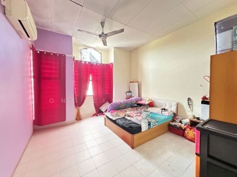 Rumah Teres 2 Tingkat untuk Dijual di Bandar Putra (Kulai) - Ong Lih Shyan - Bedroom - PropertyGuru.com.my