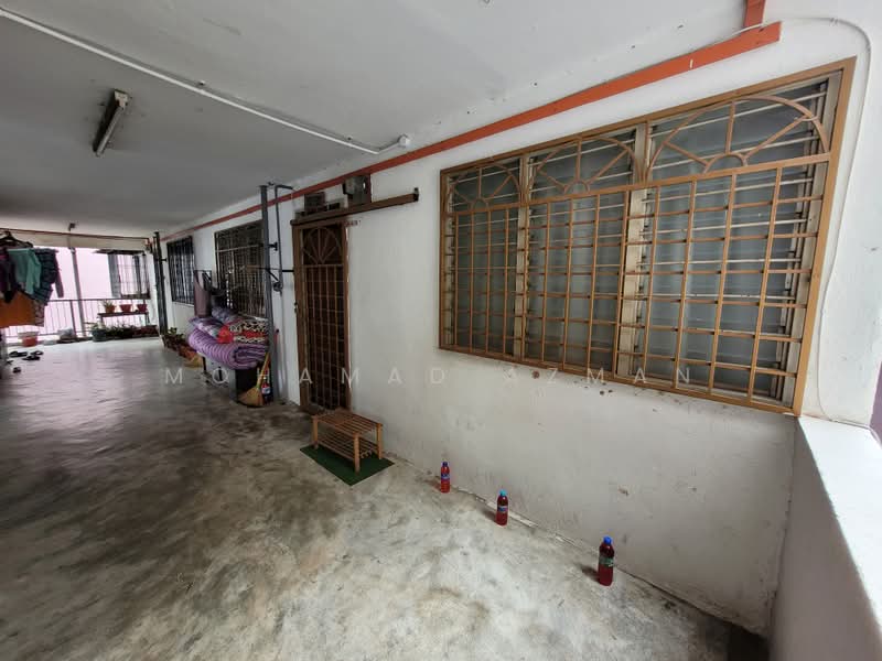 Rumah Flat untuk Disewa di Kondo Rakyat - Mohamad Azman - Corridor - PropertyGuru.com.my