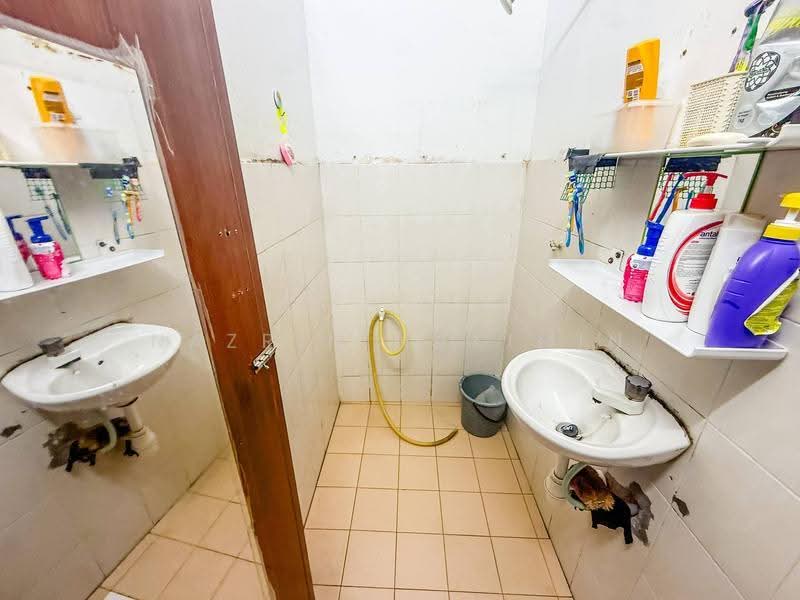 Rumah Teres 2-Tingkat untuk Dijual di Kapar (Selangor) - Nazrin Hakimin - PropertyGuru.com.my
