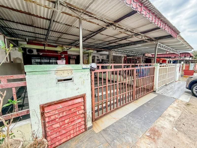 Rumah Teres untuk Dijual di Bandar Puteri Klang (Klang) - Nazrin Hakimin - Exterior - PropertyGuru.com.my