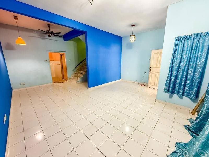 Rumah Teres untuk Dijual di Bandar Puteri Klang (Klang) - Nazrin Hakimin - Living Room - PropertyGuru.com.my