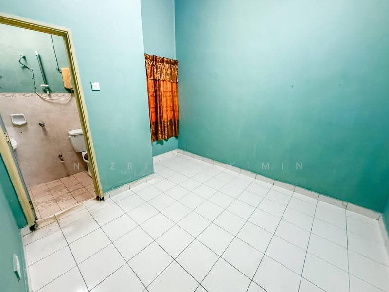Rumah Teres untuk Dijual di Bandar Puteri Klang (Klang) - Nazrin Hakimin - Bathroom - PropertyGuru.com.my