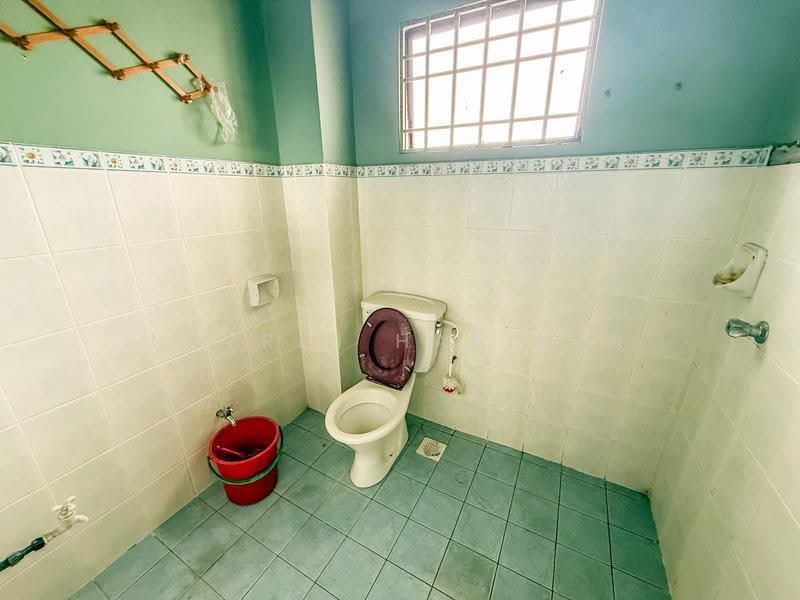 Rumah Teres untuk Dijual di Bandar Puteri Klang (Klang) - Nazrin Hakimin - Bathroom - PropertyGuru.com.my