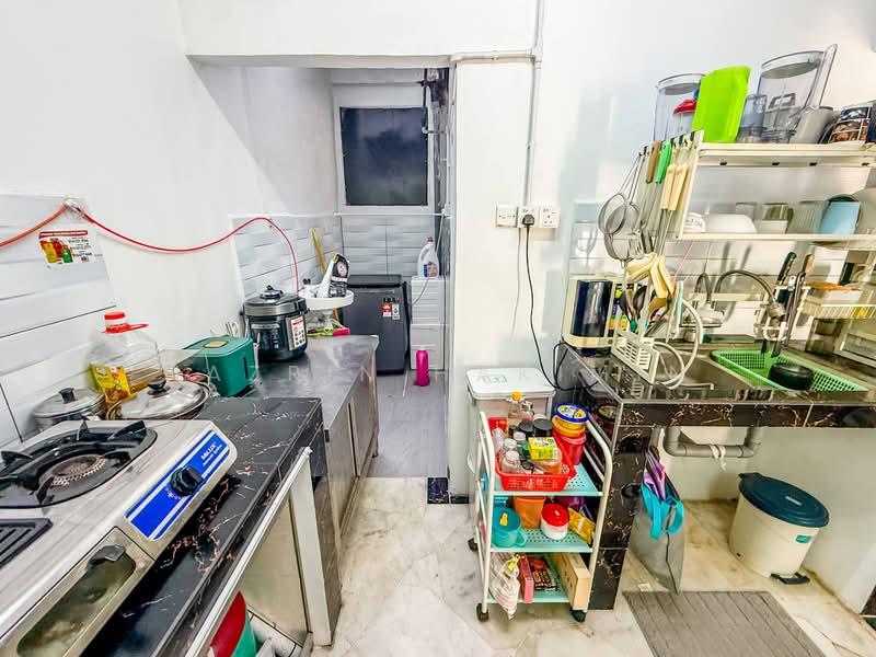 Rumah Teres 2-Tingkat untuk Dijual di Seksyen 18 (Shah Alam) - Nazrin Hakimin - Kitchen - PropertyGuru.com.my