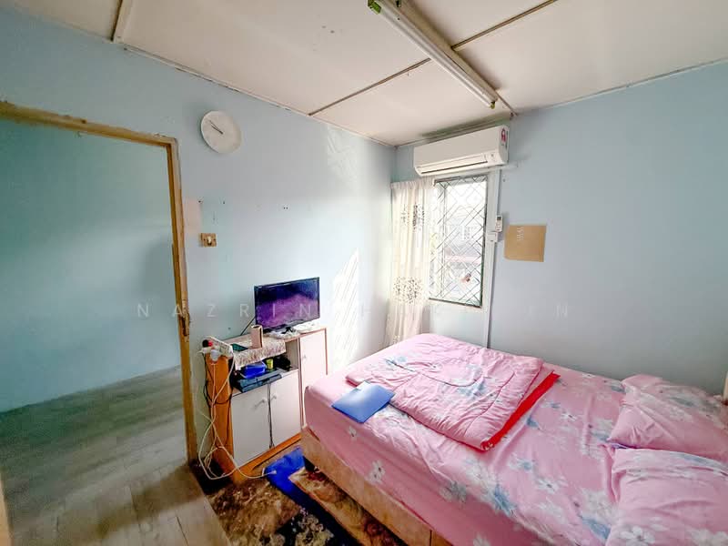 Rumah Teres 2-Tingkat untuk Dijual di Seksyen 18 (Shah Alam) - Nazrin Hakimin - Bedroom - PropertyGuru.com.my