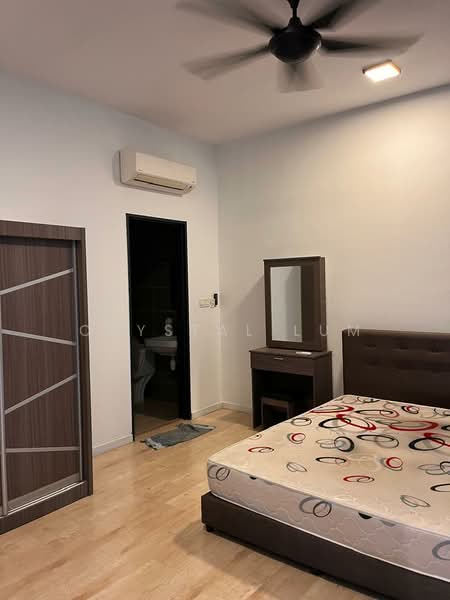 Kondominium untuk Disewa di The Henge - Crystal Lum - Bedroom - PropertyGuru.com.my