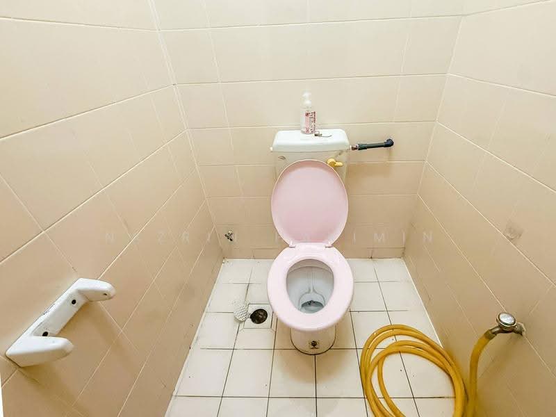 Apartment for Sale at Pangsapuri Angsana - Nazrin Hakimin - Bathroom - PropertyGuru.com.my