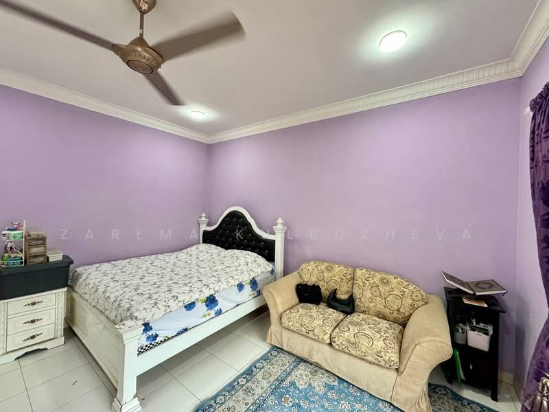 Semi-Detached House for Sale in Glenmarie Cove (Klang) - Zarema Kulbuzheva - Bedroom - PropertyGuru.com.my