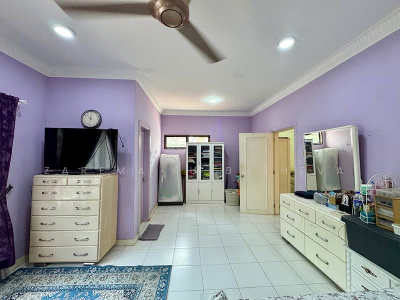 Semi-Detached House for Sale in Glenmarie Cove (Klang) - Zarema Kulbuzheva - Bedroom - PropertyGuru.com.my