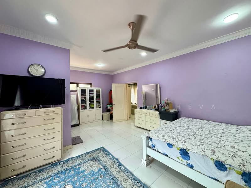 Semi-Detached House for Sale in Glenmarie Cove (Klang) - Zarema Kulbuzheva - Bedroom - PropertyGuru.com.my