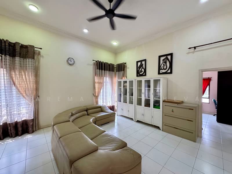 Semi-Detached House for Sale in Glenmarie Cove (Klang) - Zarema Kulbuzheva - Living Room - PropertyGuru.com.my