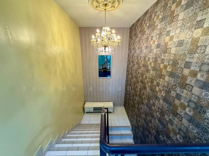Semi-Detached House for Sale in Glenmarie Cove (Klang) - Zarema Kulbuzheva - Corridor - PropertyGuru.com.my