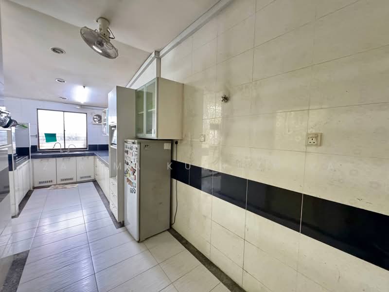 Semi-Detached House for Sale in Glenmarie Cove (Klang) - Zarema Kulbuzheva - Kitchen - PropertyGuru.com.my