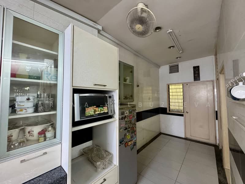 Semi-Detached House for Sale in Glenmarie Cove (Klang) - Zarema Kulbuzheva - Kitchen - PropertyGuru.com.my