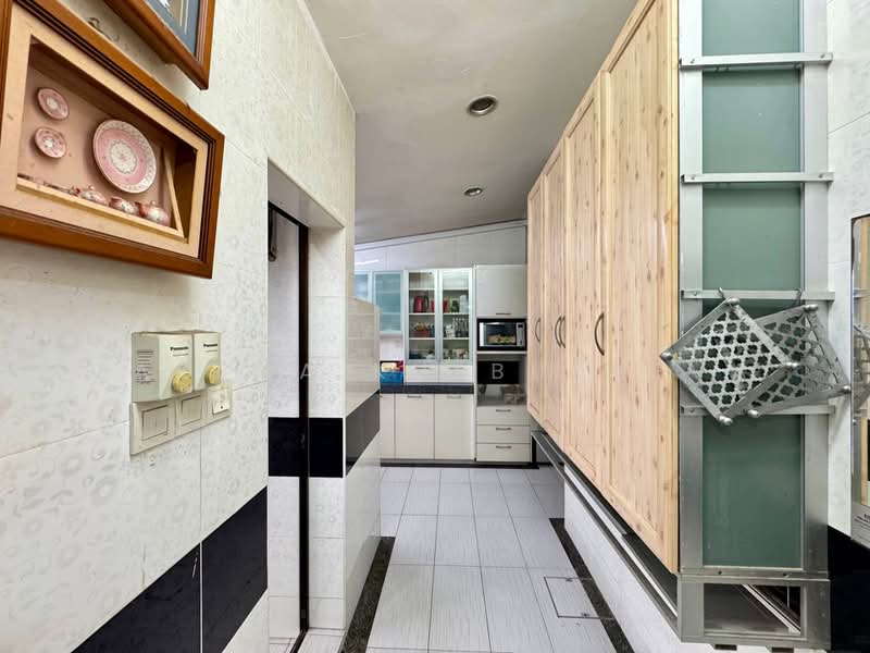 Semi-Detached House for Sale in Glenmarie Cove (Klang) - Zarema Kulbuzheva - Kitchen - PropertyGuru.com.my