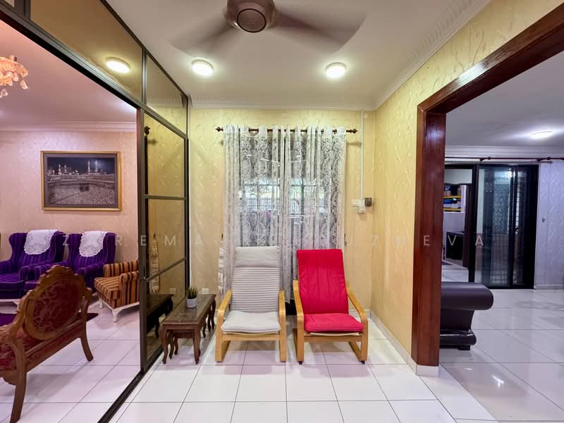 Semi-Detached House for Sale in Glenmarie Cove (Klang) - Zarema Kulbuzheva - Living Room - PropertyGuru.com.my