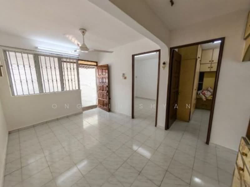 Flat for Sale at Flat Taman Ungku Tun Aminah - Ong Lih Shyan - Living Room - PropertyGuru.com.my