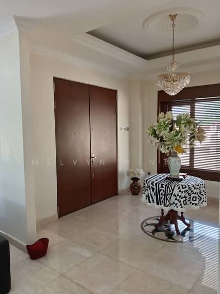 Rumah Banglo untuk Dijual di Petaling Jaya (Selangor) - Melvyn Pinto - Entrance - PropertyGuru.com.my